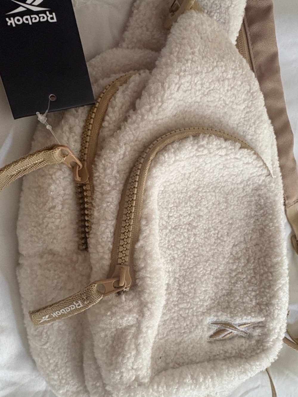 NWT | Reebok Sherpa Convertible Sling Backpack Cream Tan 2-in-1 Crossbody Bag - Picture 3 of 11